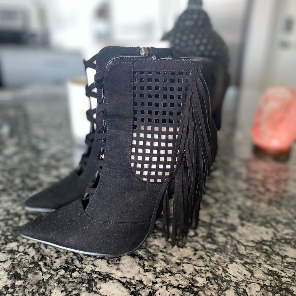 Tassel bootie
